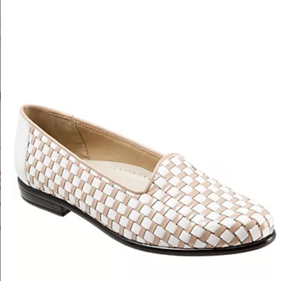Trotters Shoes - Trotters minimalistic two tone classic neutral casual Liz Loafer size 11N